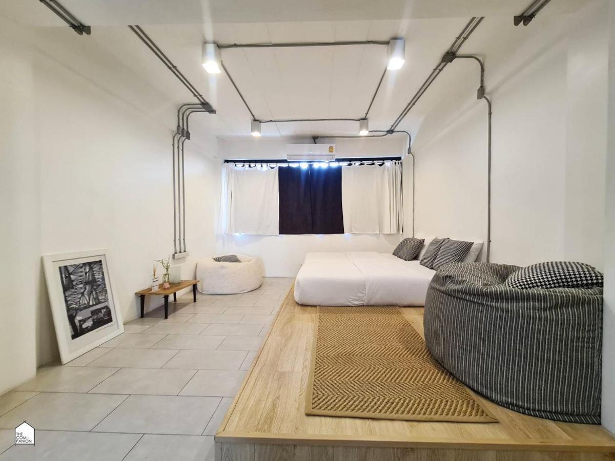 Hostel The Companion Bangkok Zewnętrze zdjęcie