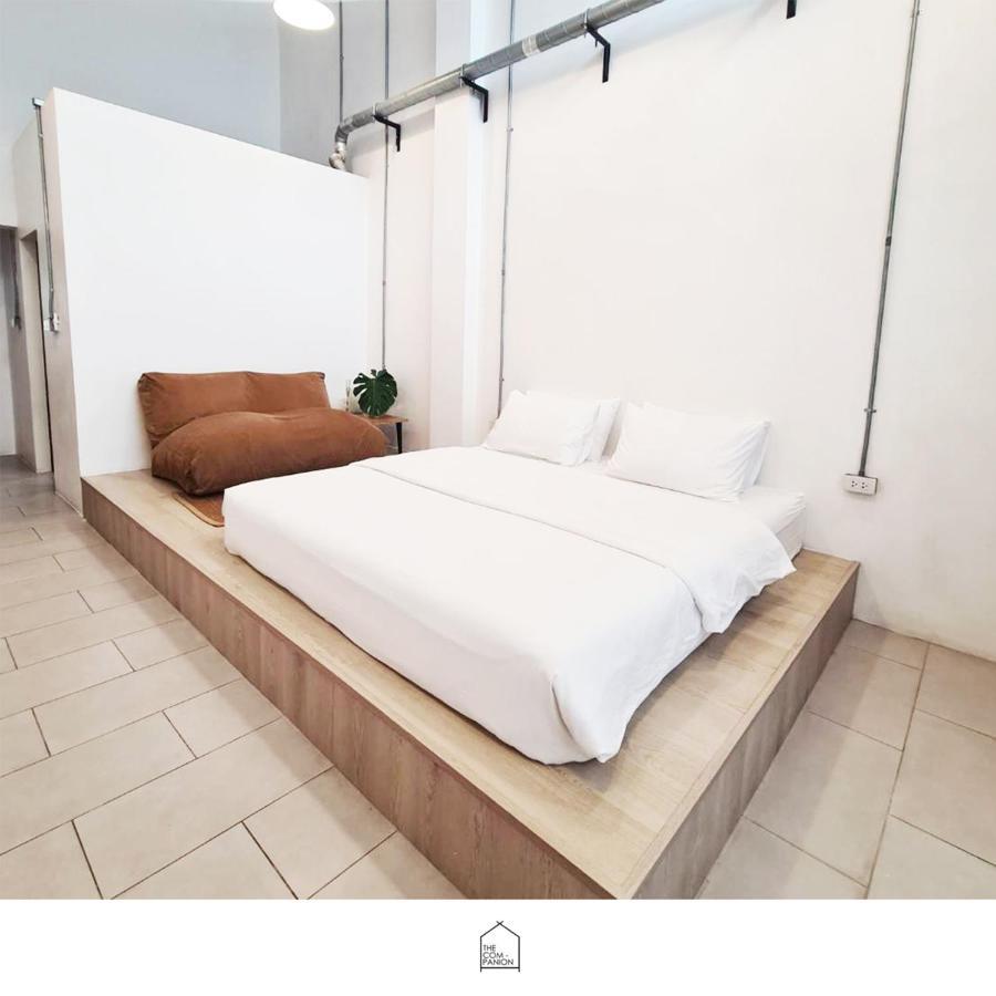 Hostel The Companion Bangkok Zewnętrze zdjęcie